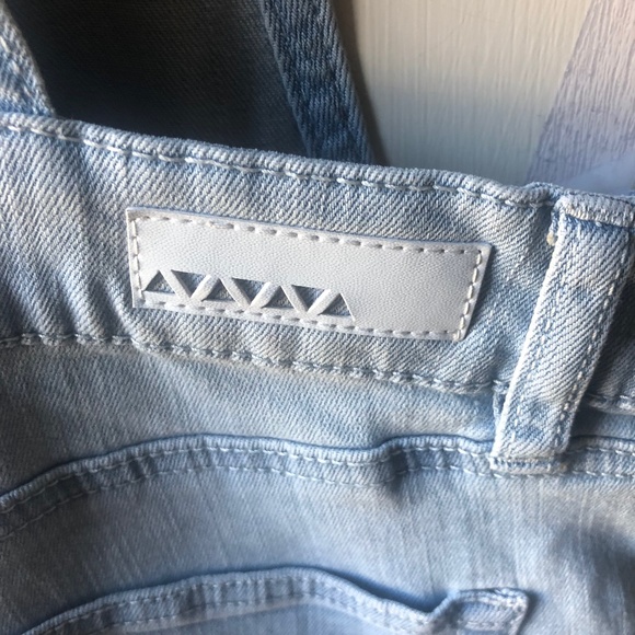 Dollhouse  Denim Short Overalls Juniors. Size 3 NWT. - Picture 13 of 16